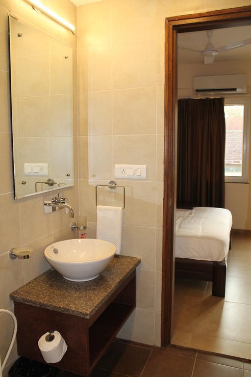 Veera Strand Park Serviced Apartments Калангут Экстерьер фото