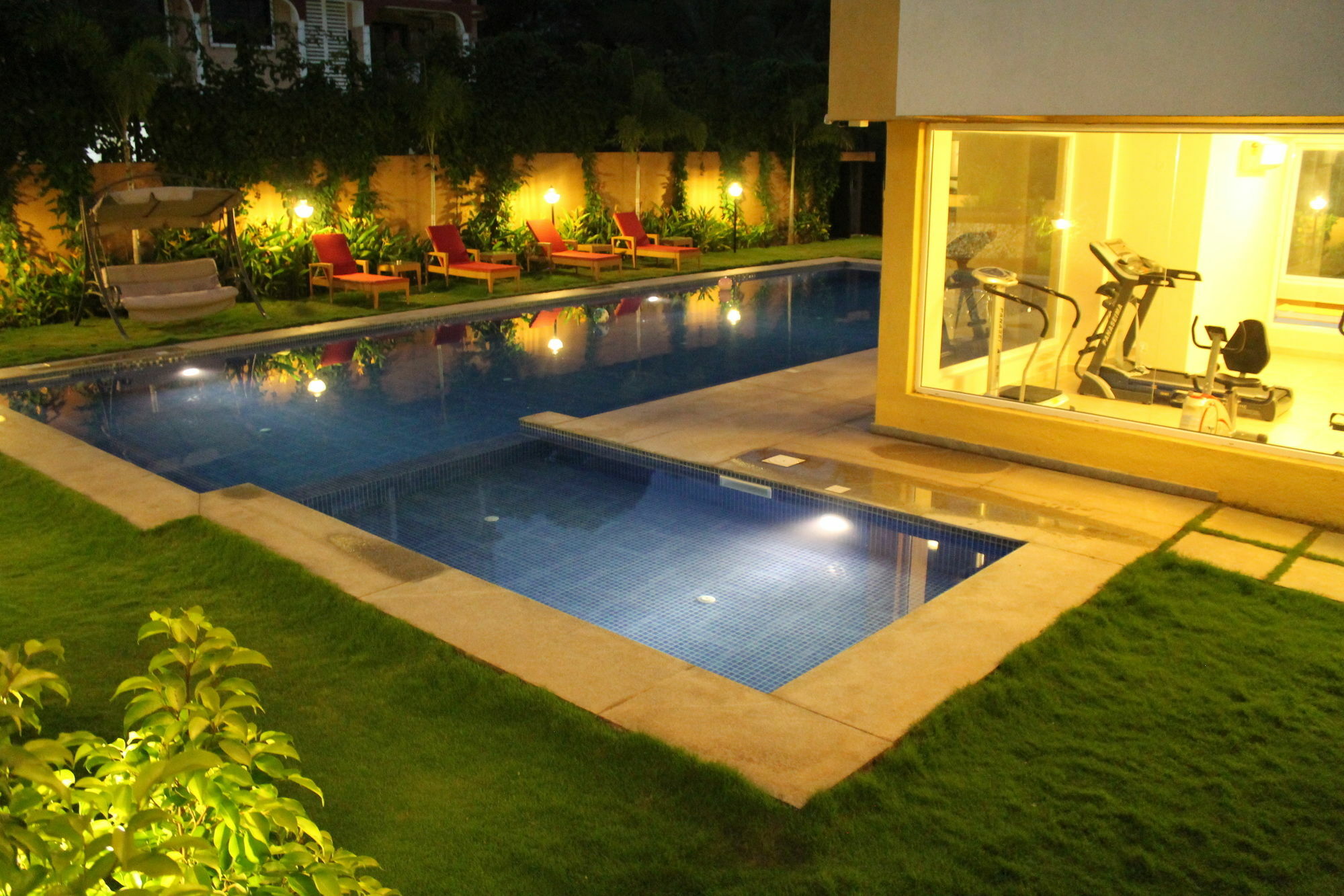 Veera Strand Park Serviced Apartments Калангут Экстерьер фото