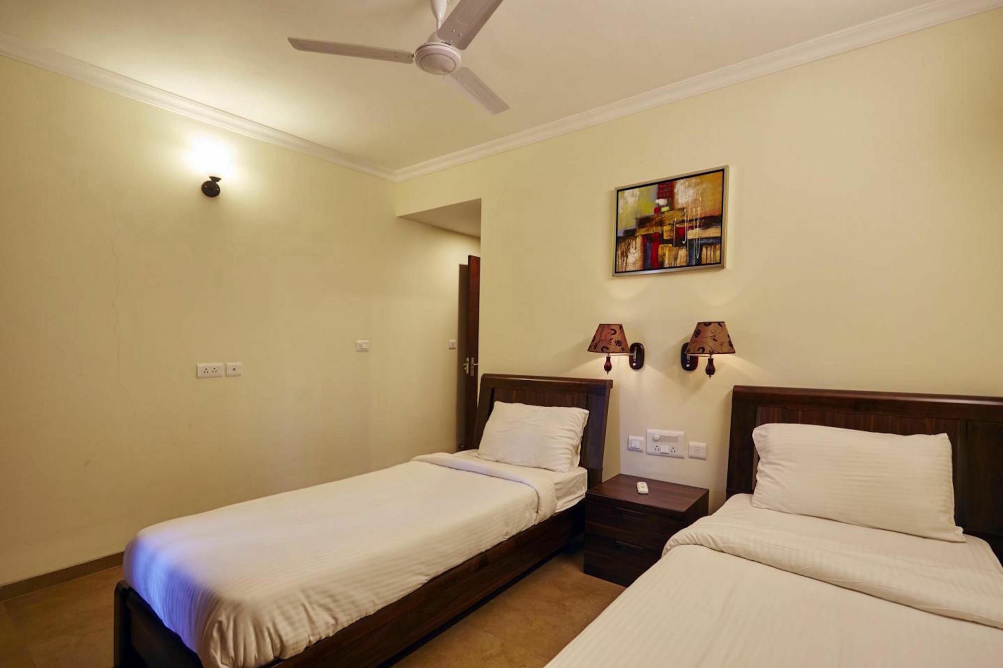 Veera Strand Park Serviced Apartments Калангут Экстерьер фото