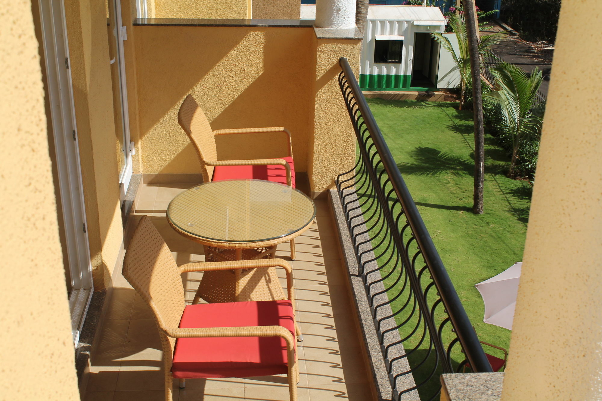 Veera Strand Park Serviced Apartments Калангут Экстерьер фото